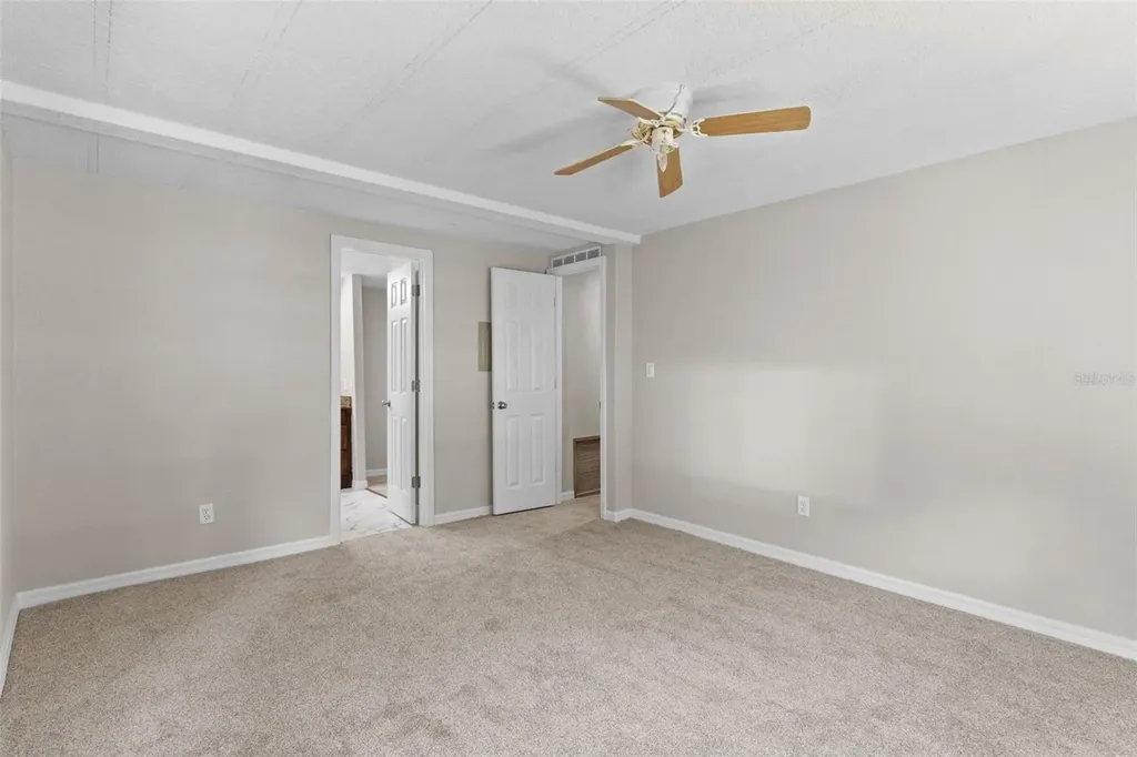 3547 Cr 405 Lake Panasoffkee FL 33538