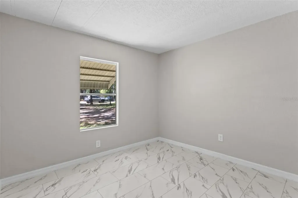 3547 Cr 405 Lake Panasoffkee FL 33538