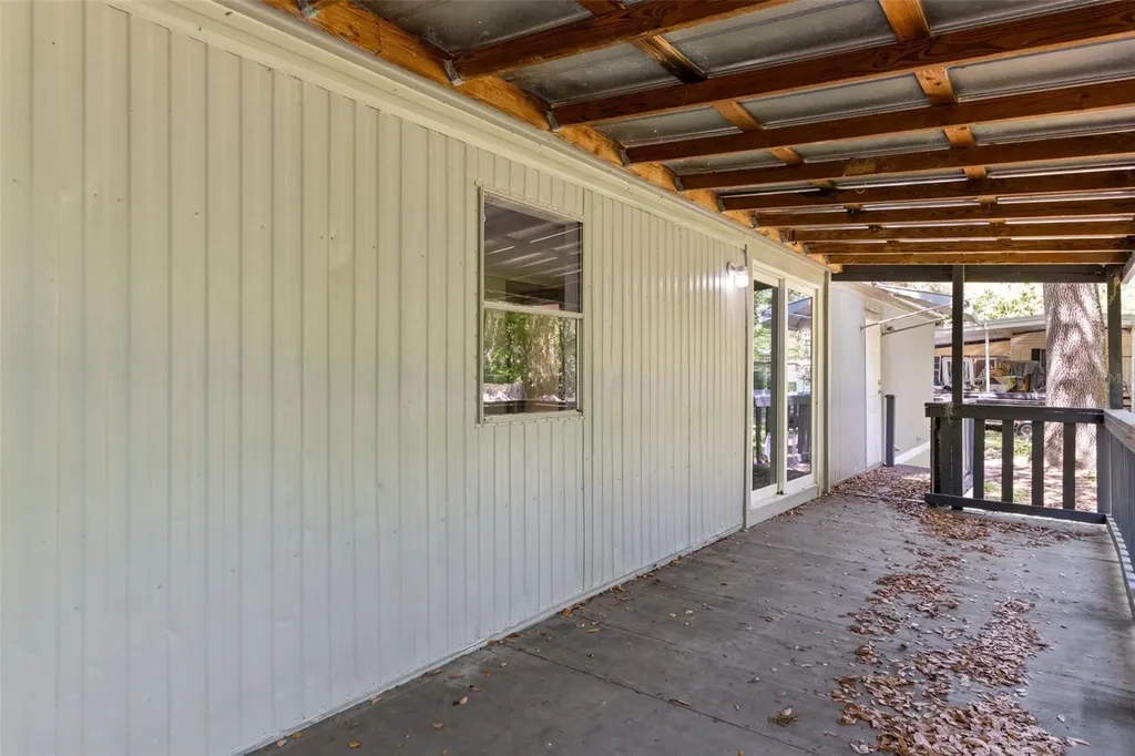 3547 Cr 405 Lake Panasoffkee FL 33538