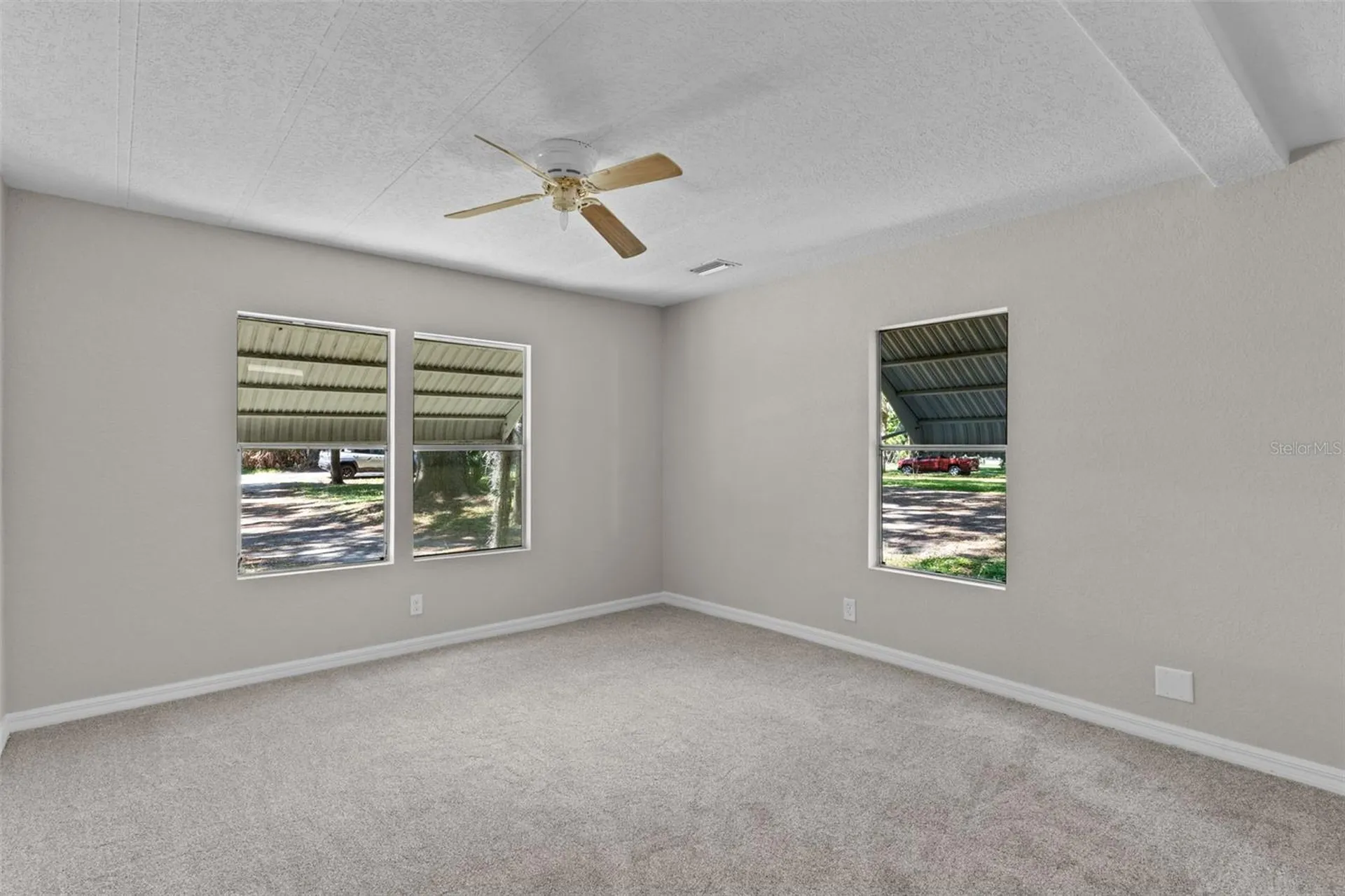 3547 Cr 405 Lake Panasoffkee FL 33538