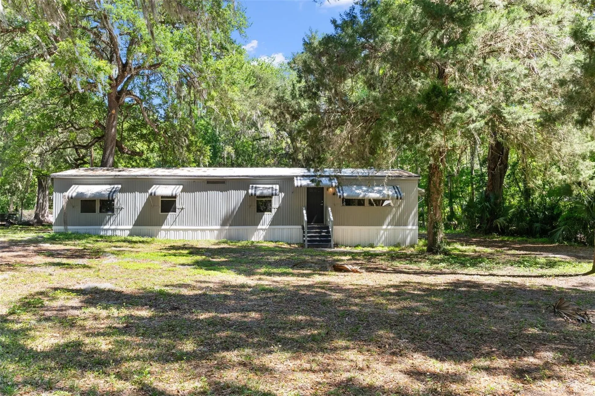 3547 Cr 405 Lake Panasoffkee FL 33538