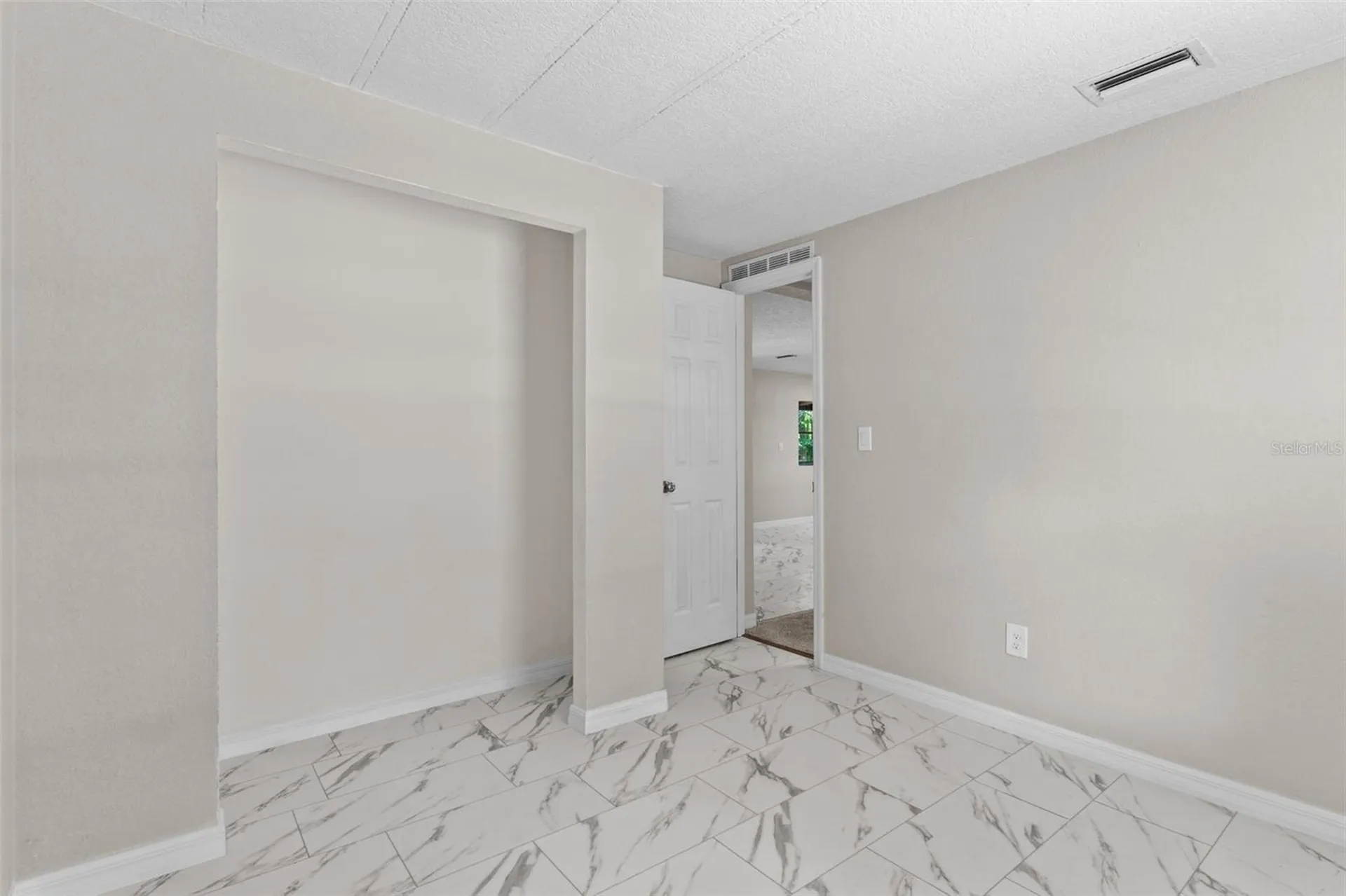 3547 Cr 405 Lake Panasoffkee FL 33538