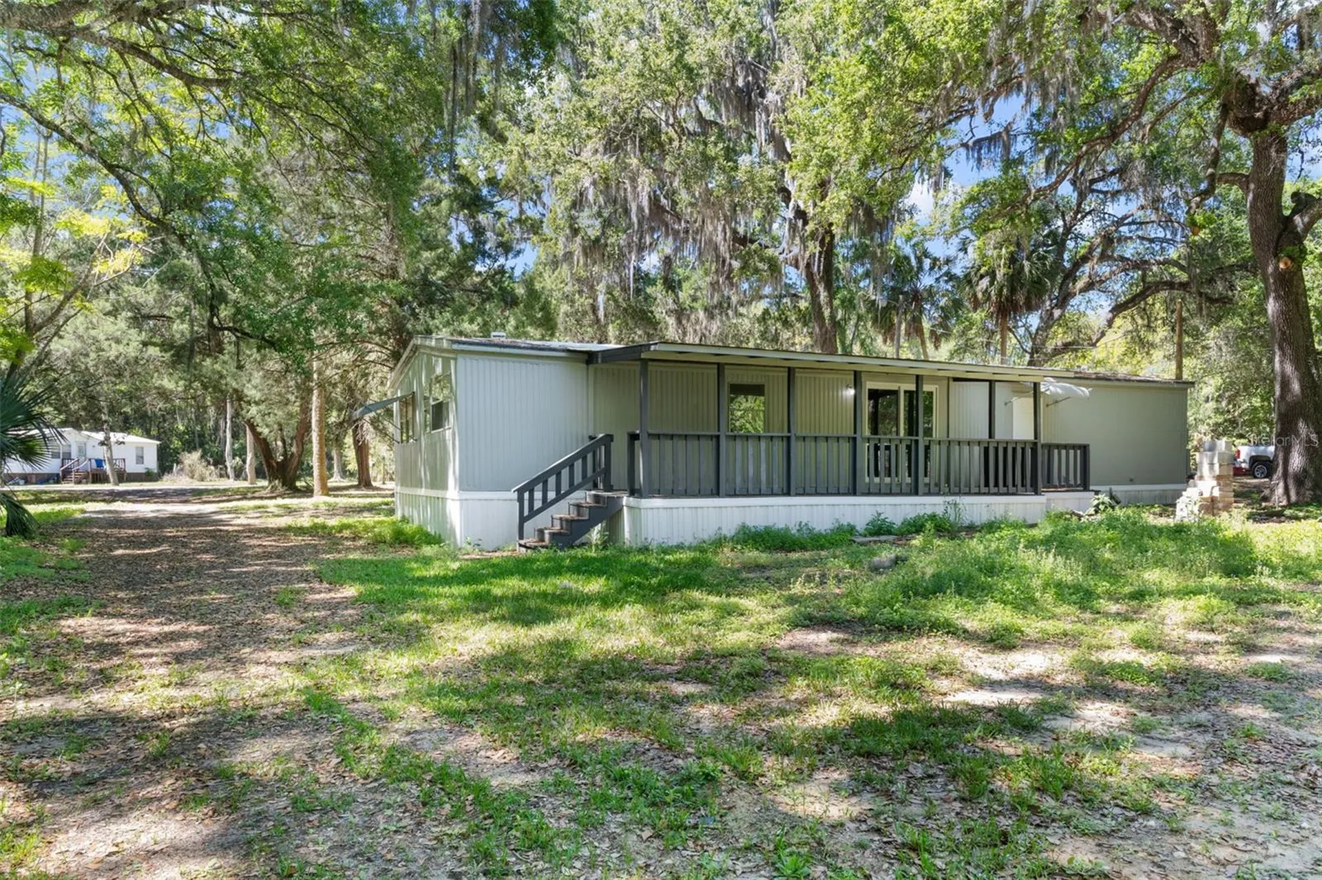 3547 Cr 405 Lake Panasoffkee FL 33538