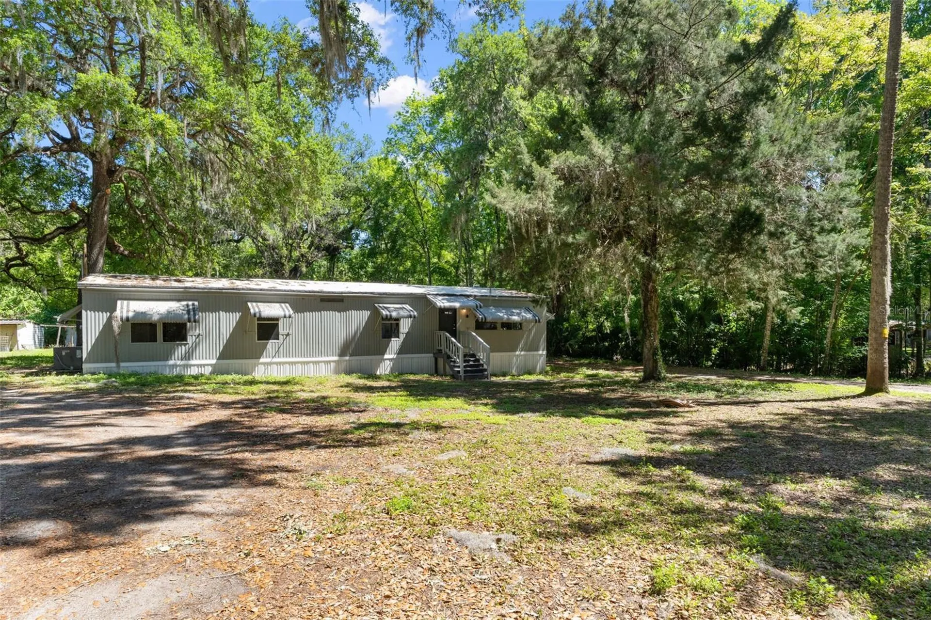 3547 Cr 405 Lake Panasoffkee FL 33538