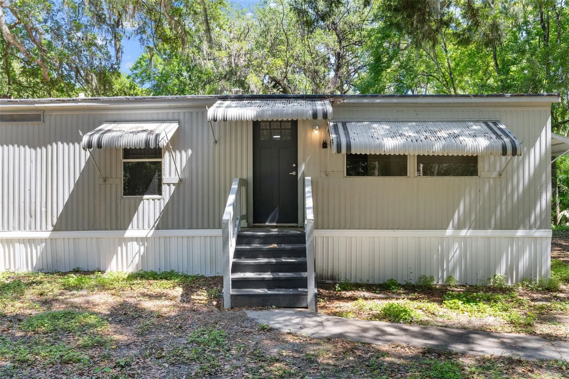 3547 Cr 405 Lake Panasoffkee FL 33538