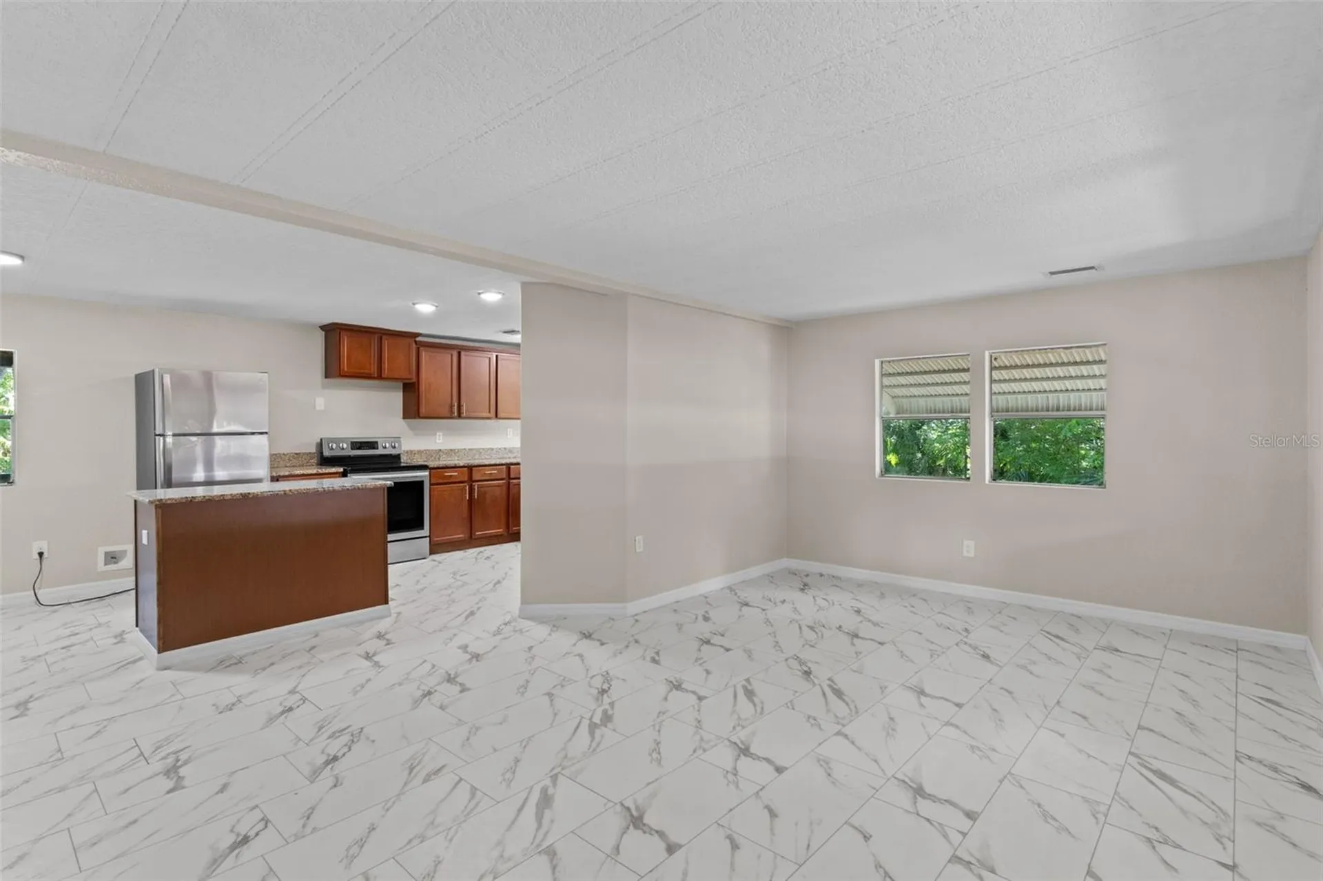3547 Cr 405 Lake Panasoffkee FL 33538