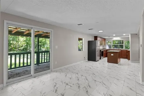 3547 Cr 405 Lake Panasoffkee FL 33538
