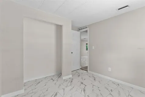 3547 Cr 405 Lake Panasoffkee FL 33538