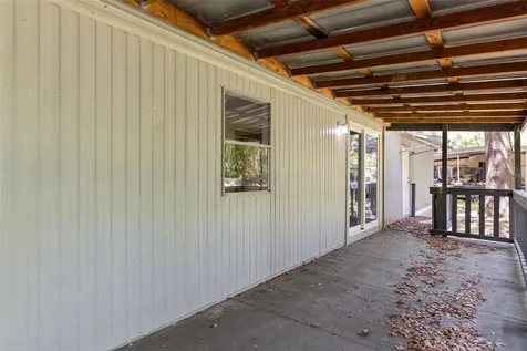 3547 Cr 405 Lake Panasoffkee FL 33538