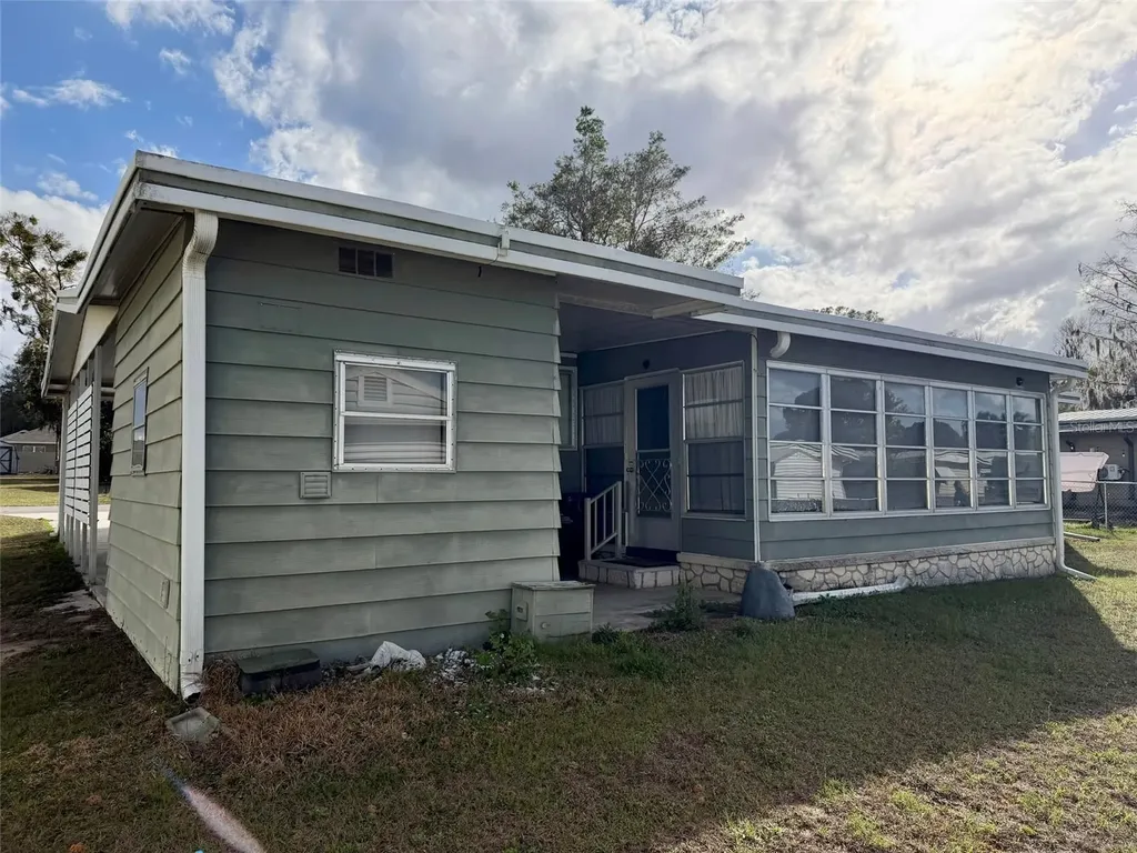 6571 NE 1st Place Ocala FL 34470