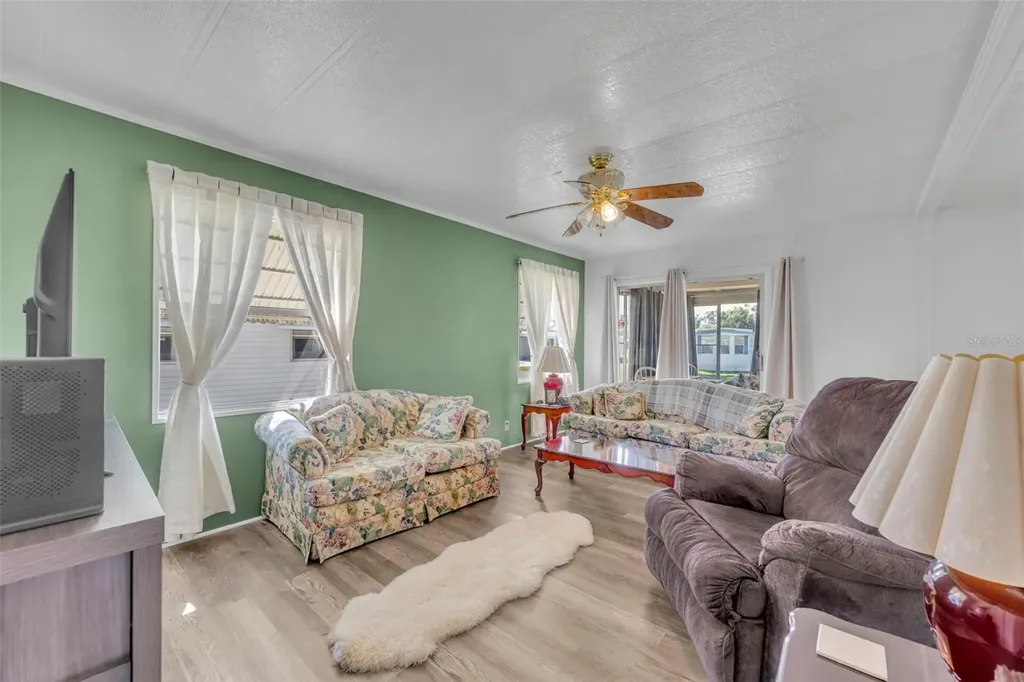 180 Paradise N Leesburg FL 34788