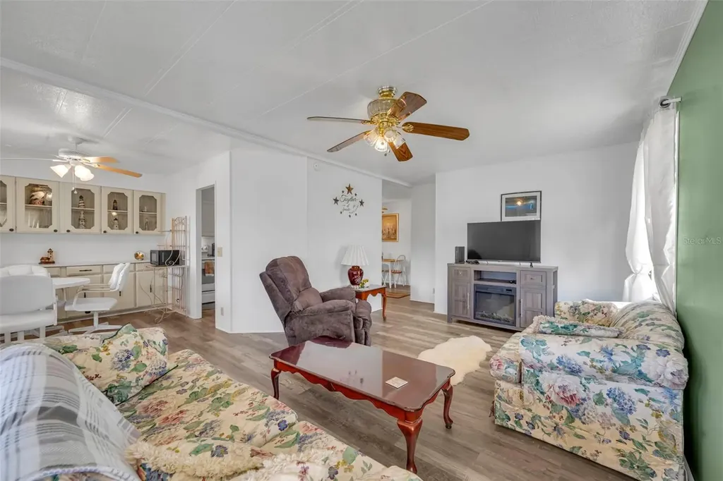 180 Paradise N Leesburg FL 34788