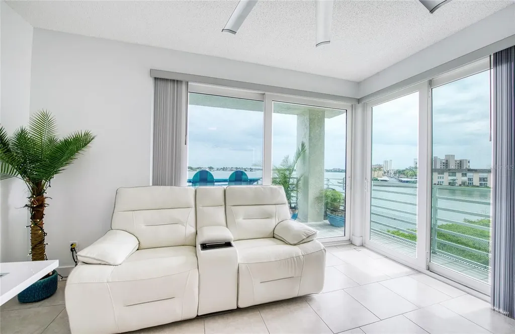 7979 Sailboat Key Boulevard S South Pasadena FL 33707