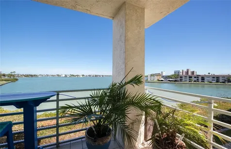 7979 Sailboat Key Boulevard S South Pasadena FL 33707