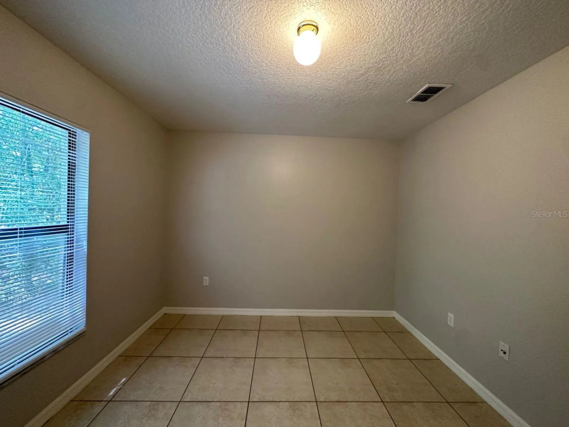 661 N Delmonte Court Kissimmee FL 34758