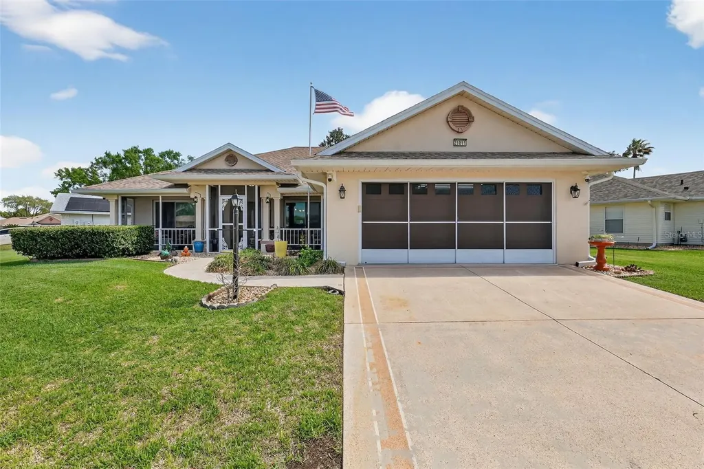 21811 King Henry Avenue Leesburg FL 34748