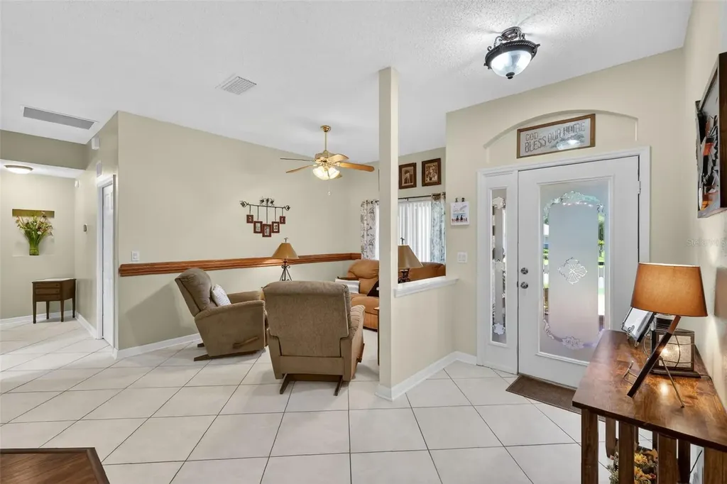 21811 King Henry Avenue Leesburg FL 34748