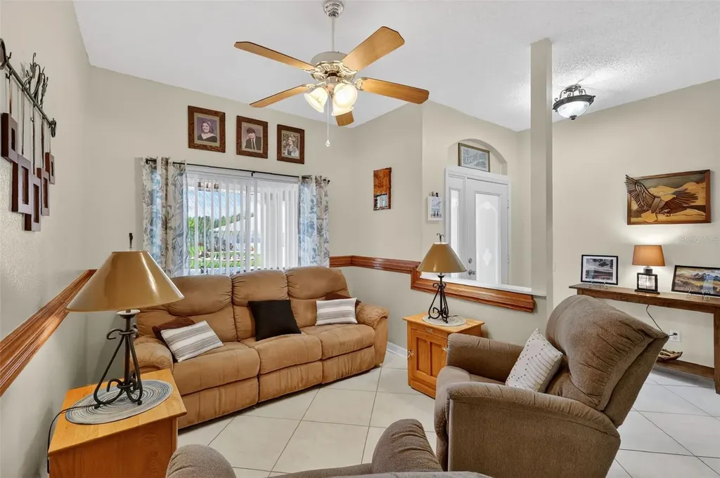 21811 King Henry Avenue Leesburg FL 34748