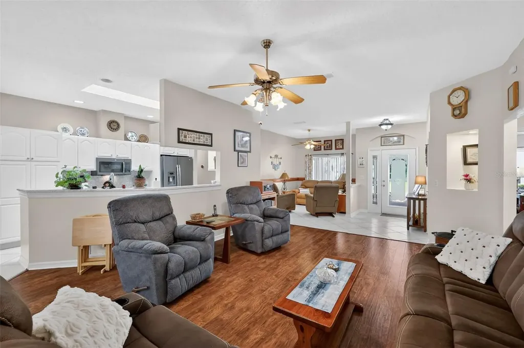 21811 King Henry Avenue Leesburg FL 34748