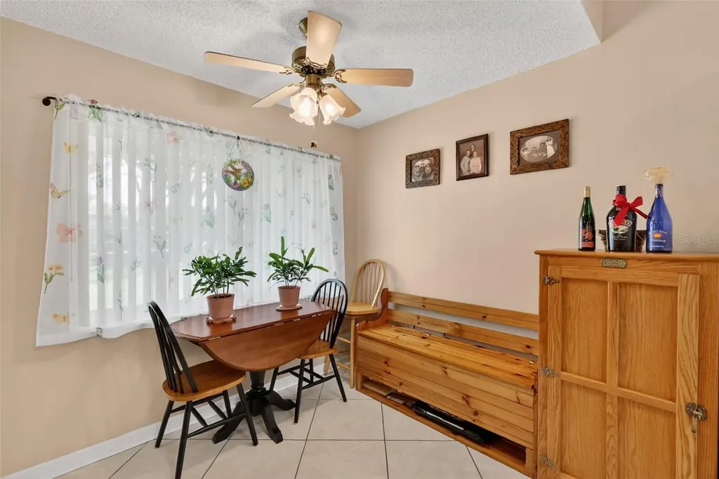 21811 King Henry Avenue Leesburg FL 34748