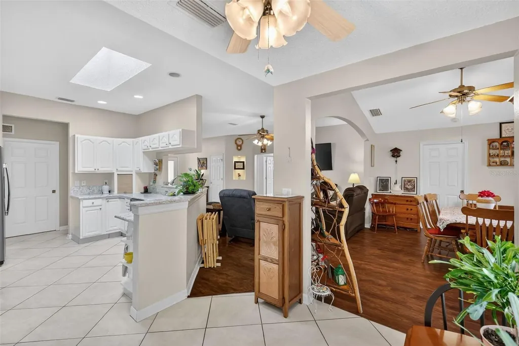 21811 King Henry Avenue Leesburg FL 34748