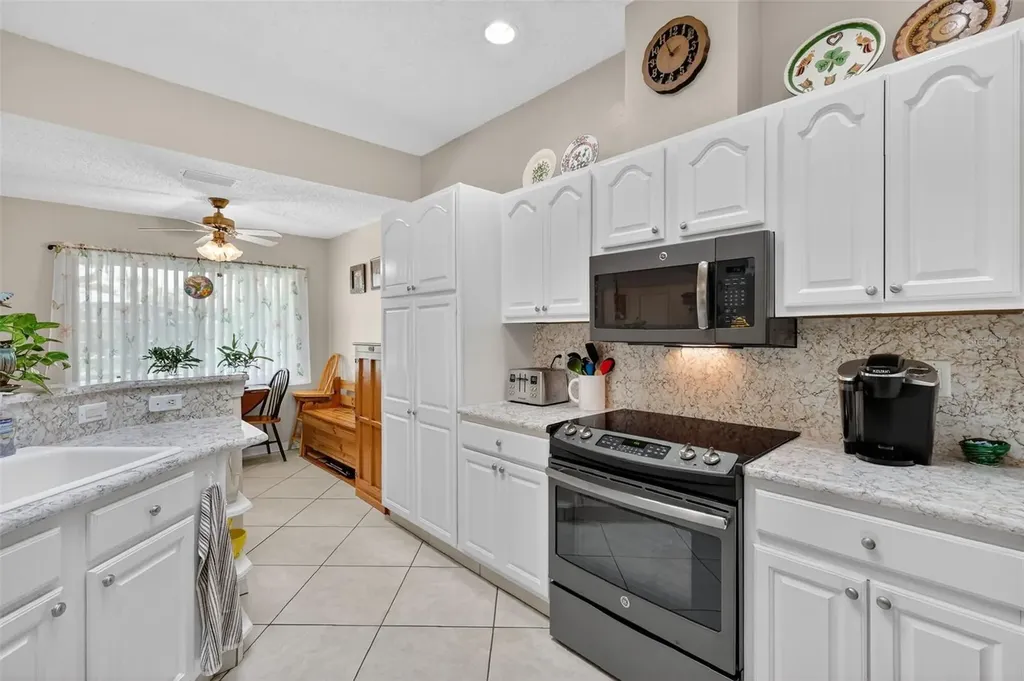 21811 King Henry Avenue Leesburg FL 34748