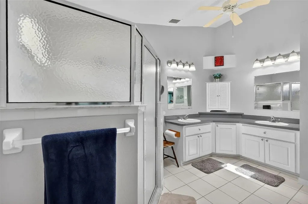 21811 King Henry Avenue Leesburg FL 34748