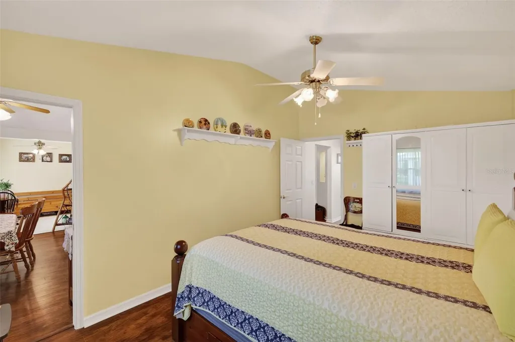 21811 King Henry Avenue Leesburg FL 34748
