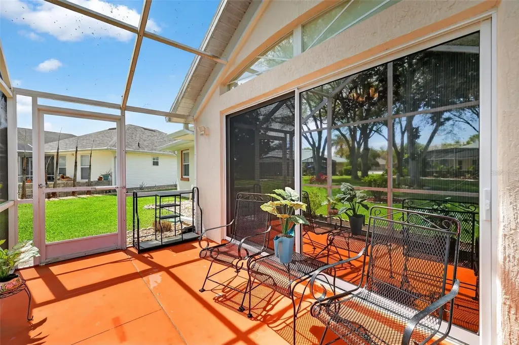 21811 King Henry Avenue Leesburg FL 34748