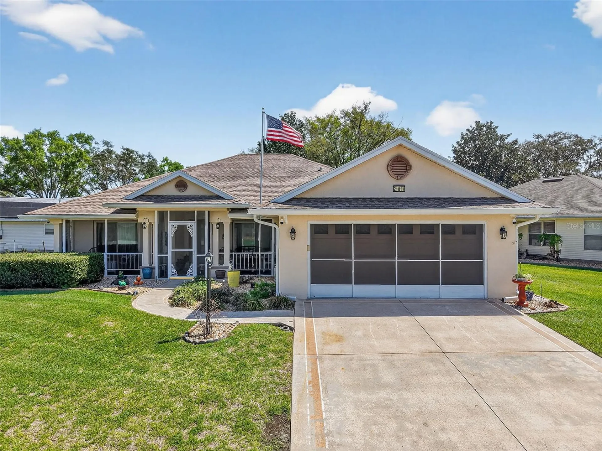 21811 King Henry Avenue Leesburg FL 34748