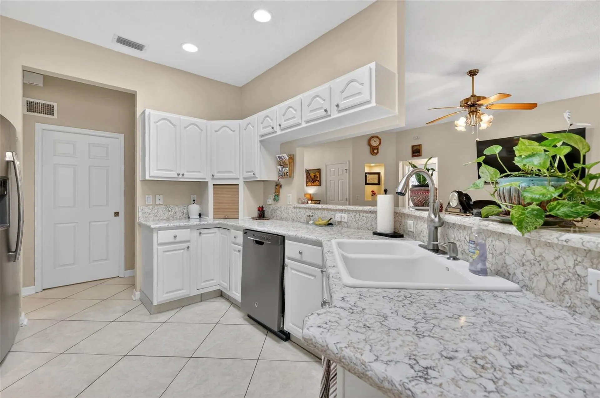 21811 King Henry Avenue Leesburg FL 34748