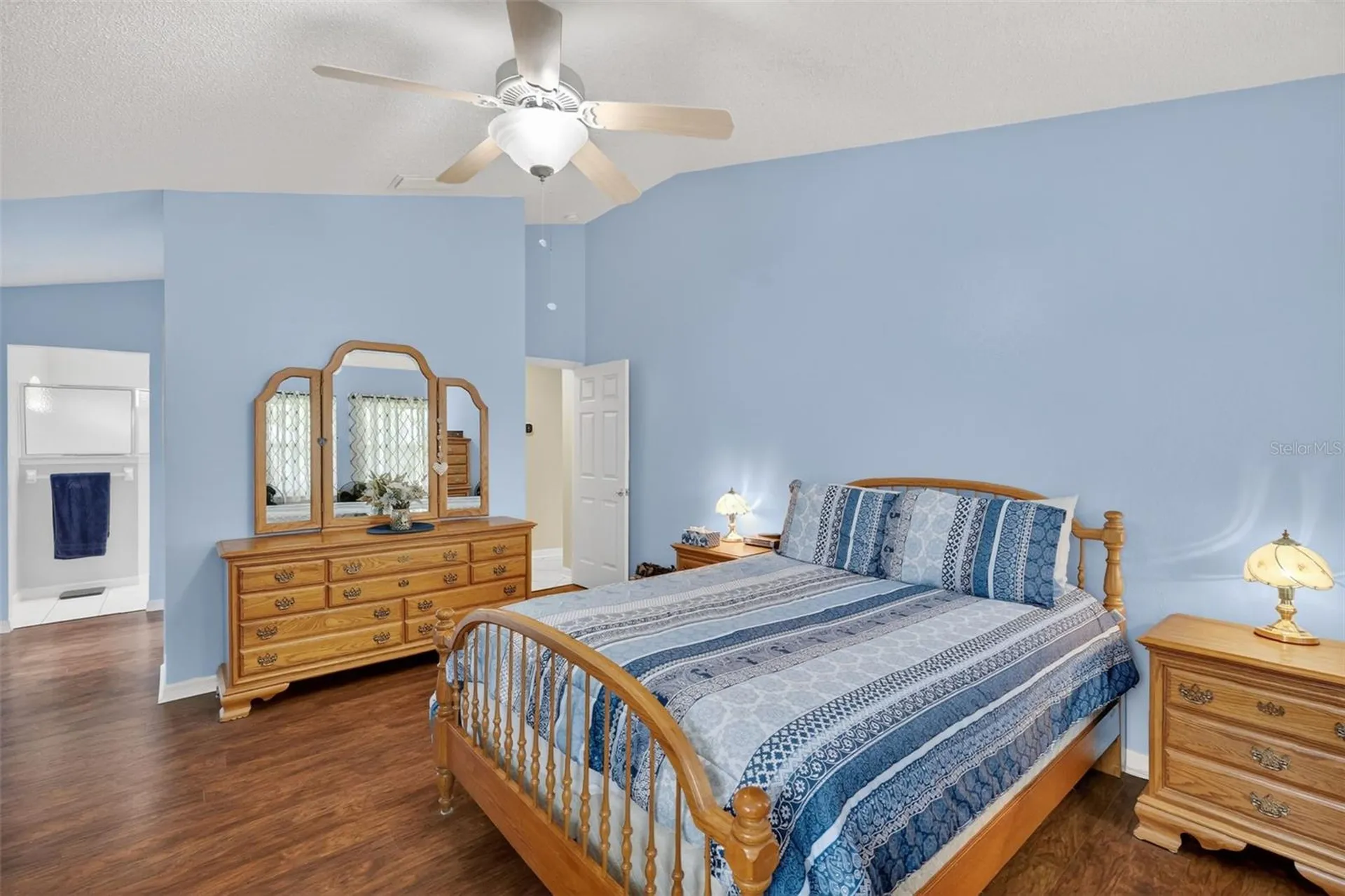 21811 King Henry Avenue Leesburg FL 34748