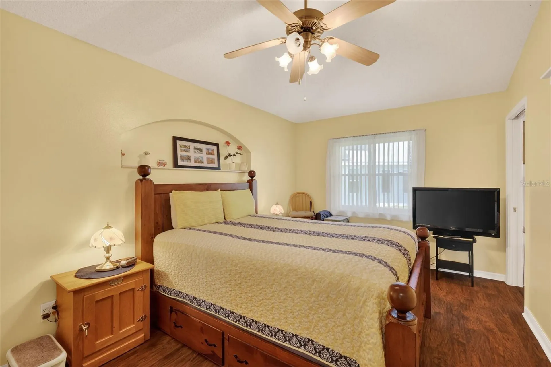 21811 King Henry Avenue Leesburg FL 34748