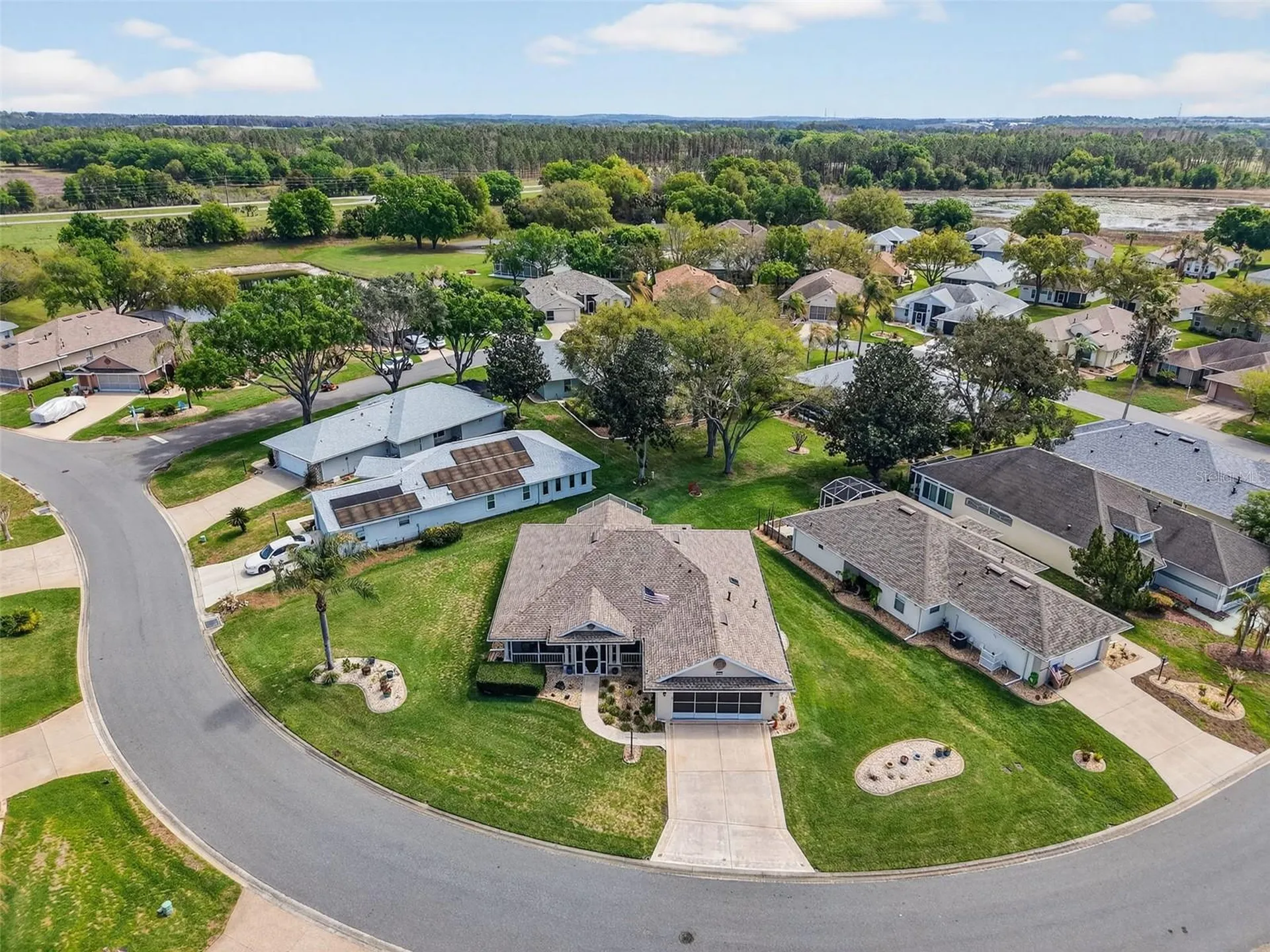21811 King Henry Avenue Leesburg FL 34748