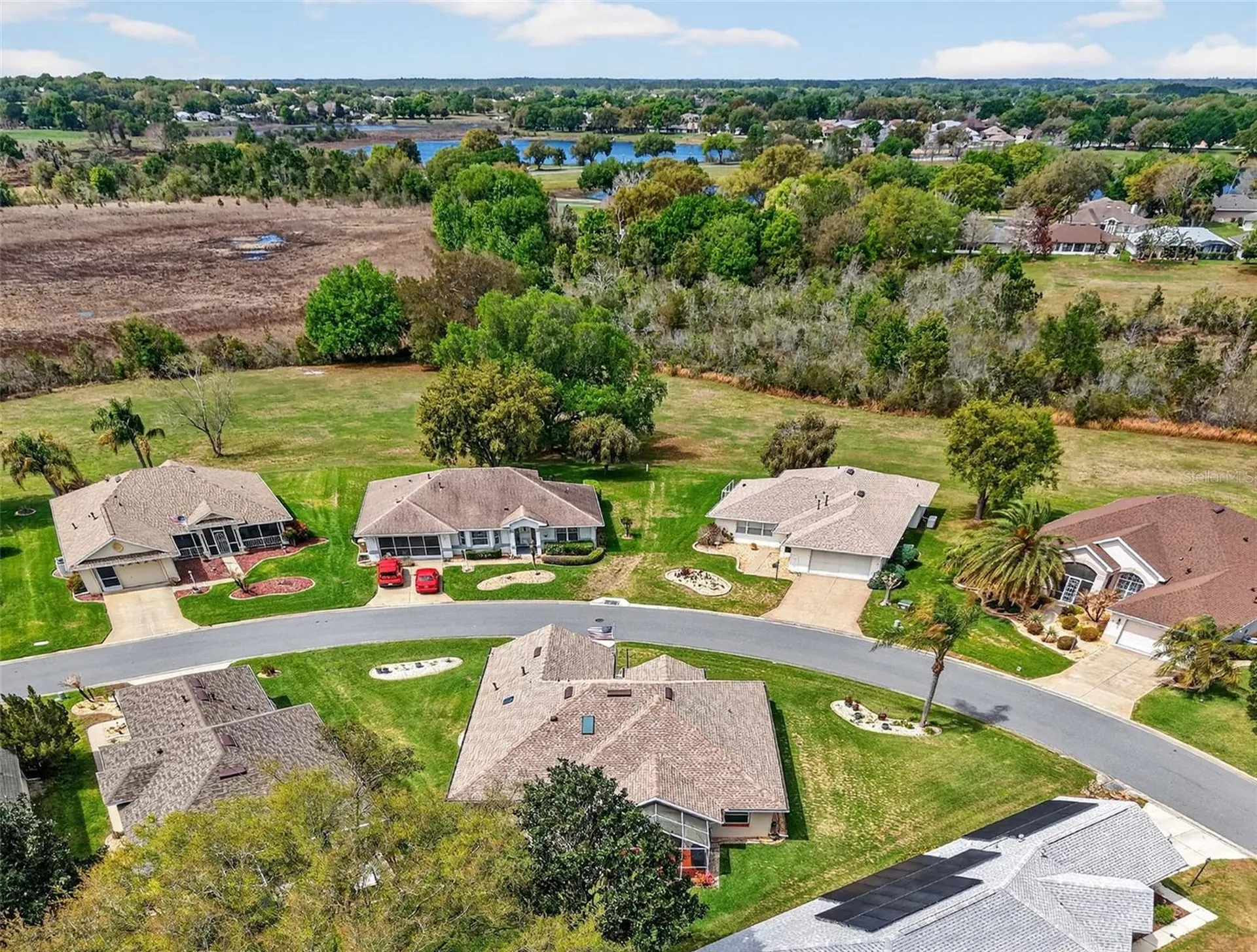 21811 King Henry Avenue Leesburg FL 34748
