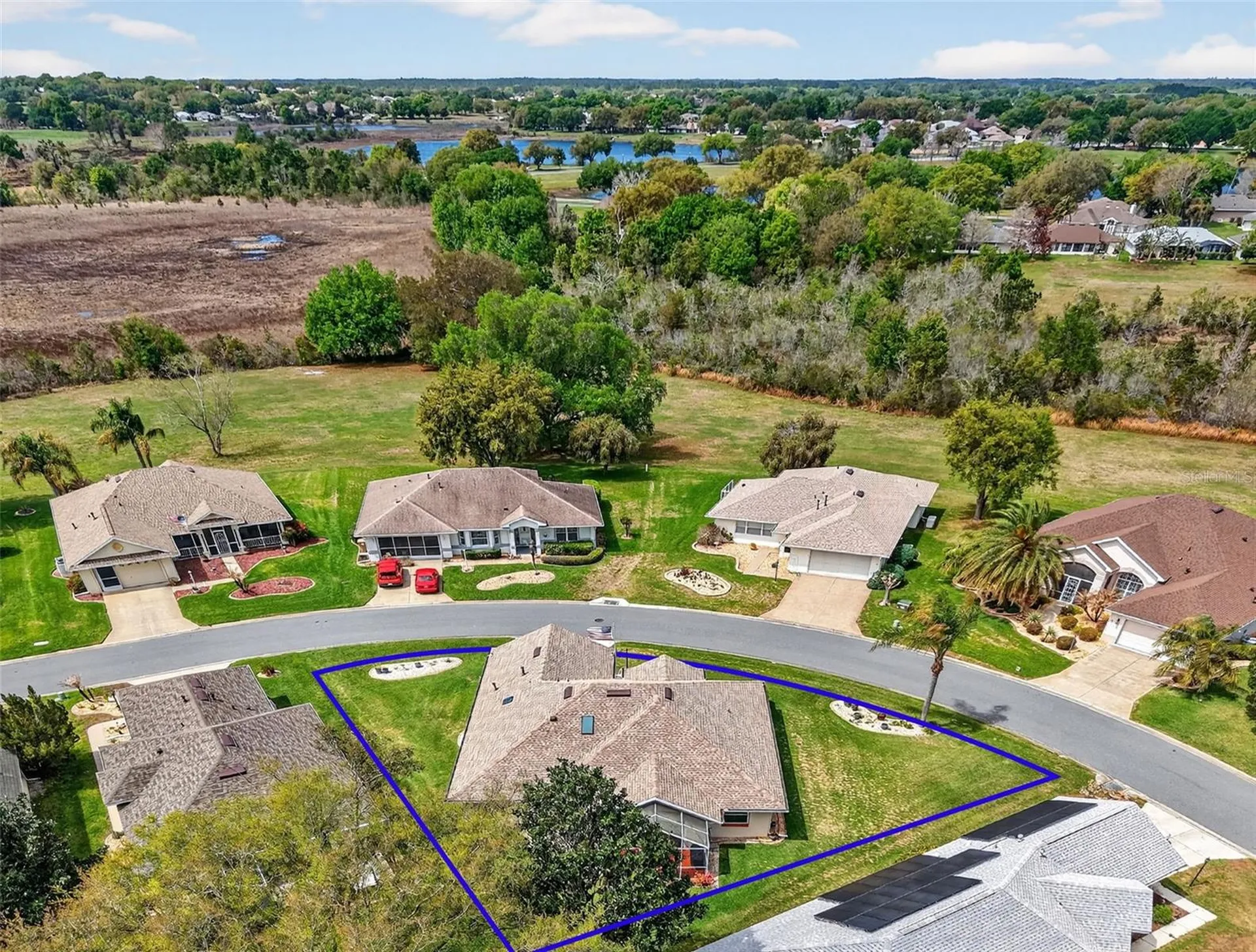21811 King Henry Avenue Leesburg FL 34748