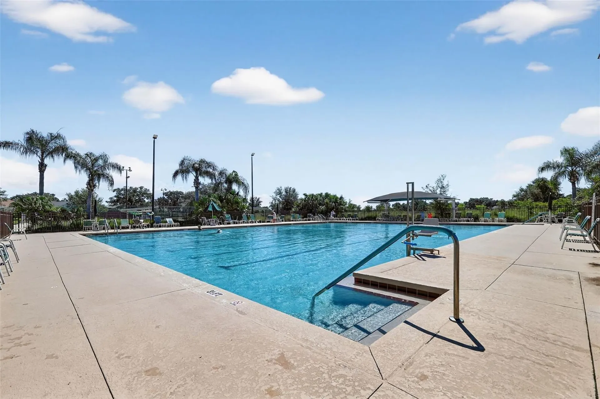 21811 King Henry Avenue Leesburg FL 34748