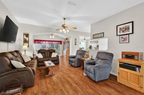 21811 King Henry Avenue Leesburg FL 34748
