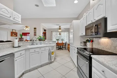 21811 King Henry Avenue Leesburg FL 34748