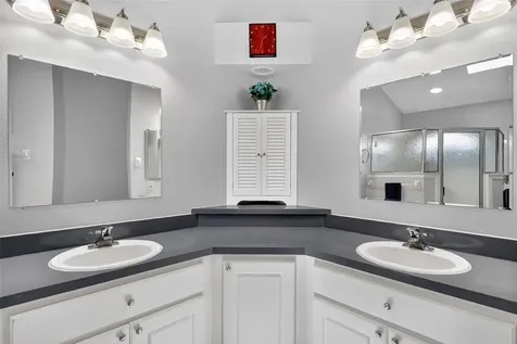 21811 King Henry Avenue Leesburg FL 34748