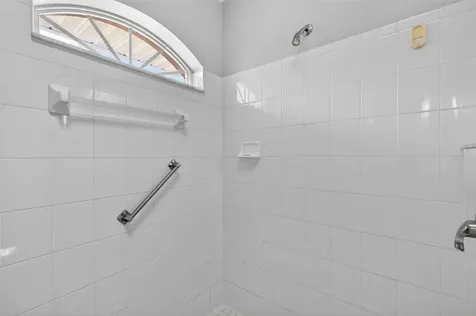 21811 King Henry Avenue Leesburg FL 34748