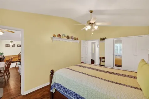 21811 King Henry Avenue Leesburg FL 34748