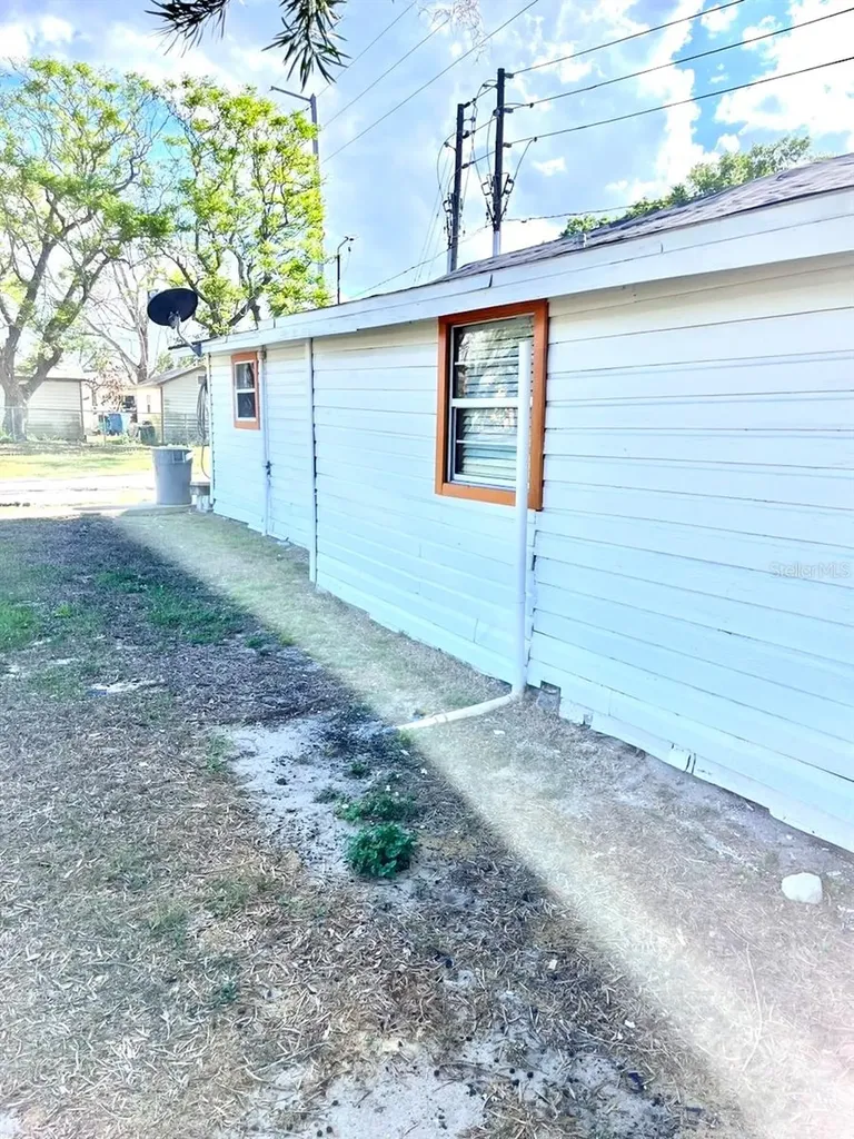 343 Weaver Avenue Lake Wales FL 33853