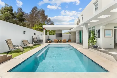Jasper St. Treasure Point Vega Alta PR 00692