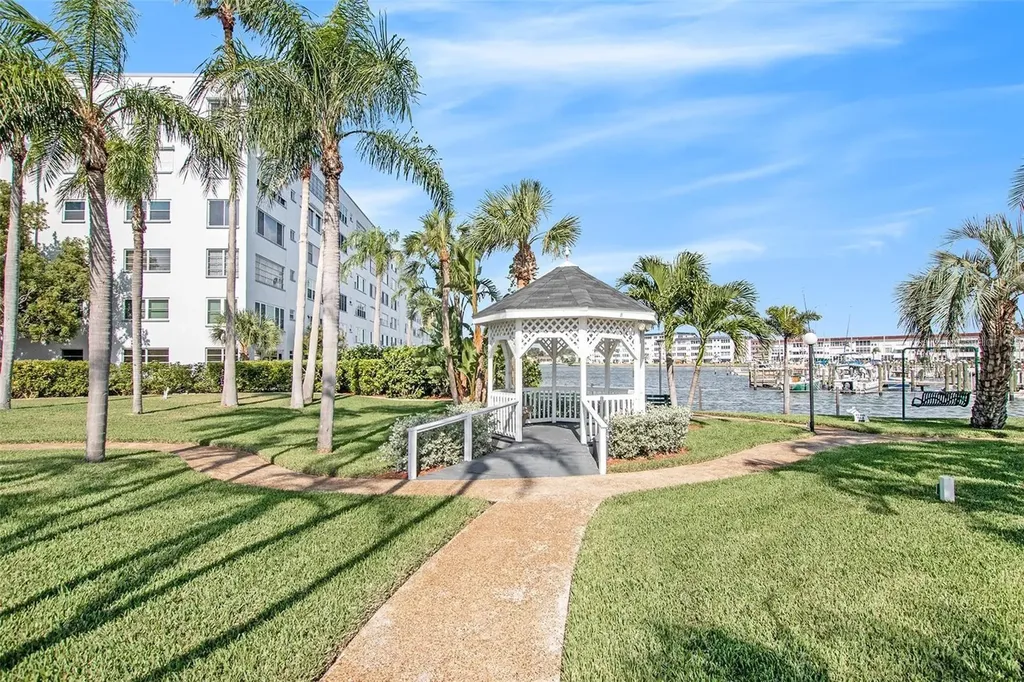5960 30th Avenue S Gulfport FL 33707