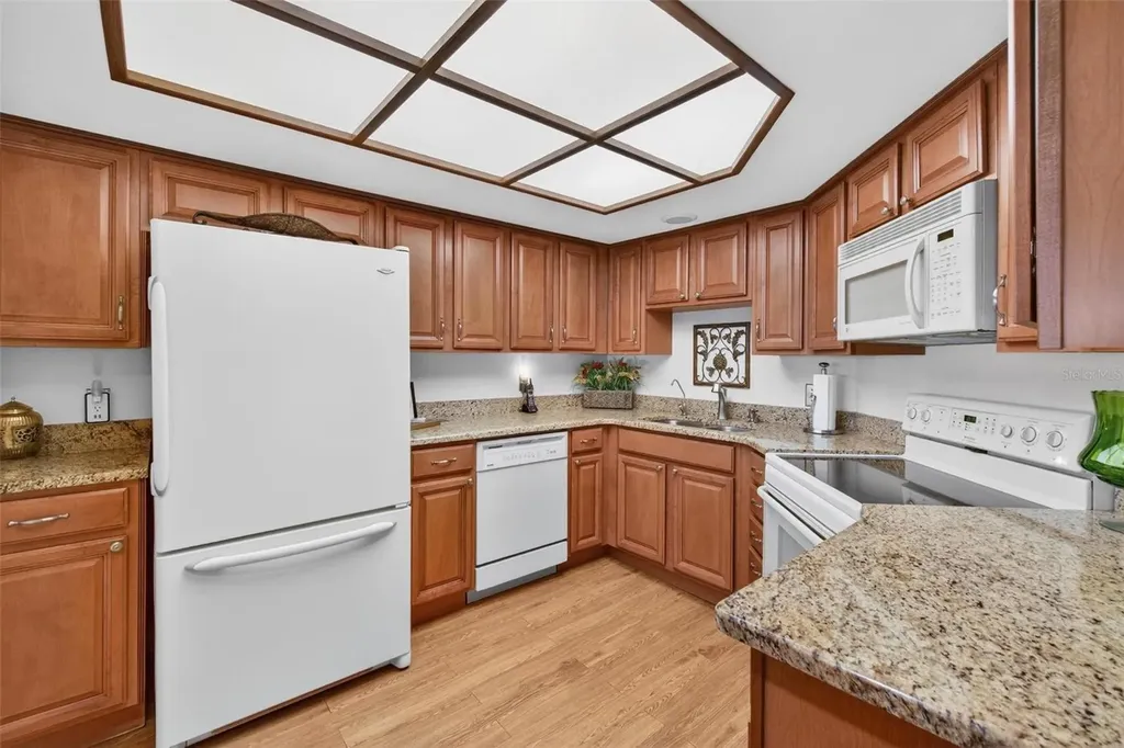 14820 Rue De Bayonne Clearwater FL 33762