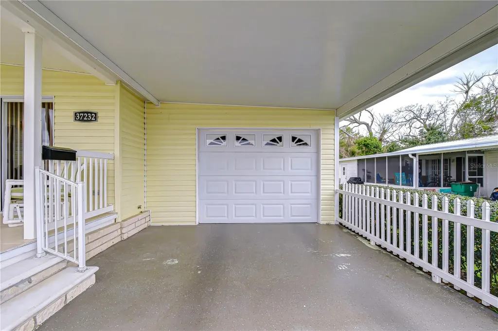 37232 Neukom Avenue Zephyrhills FL 33541