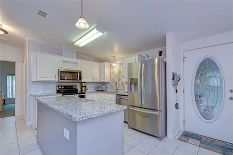 37232 Neukom Avenue Zephyrhills FL 33541