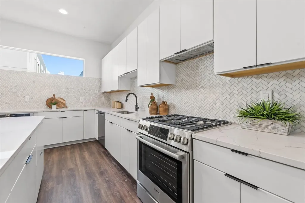 560 Drive Martin Luther King Jr Street S St Petersburg FL 33701