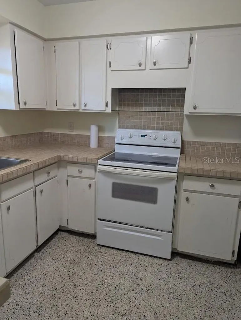 1725 Twin Oak Street Deltona FL 32725